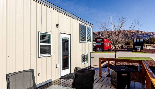 Enchanting Tiny House Perfect for Four in Apple Valley, Utah