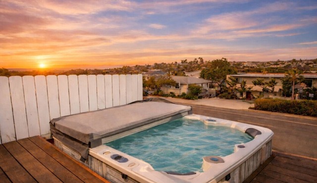 Encinitas Gem - Walk to Downtown & Beaches, Hot Tub