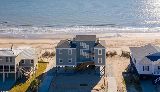 Endless Summer 5 Bedroom Home by Redawning