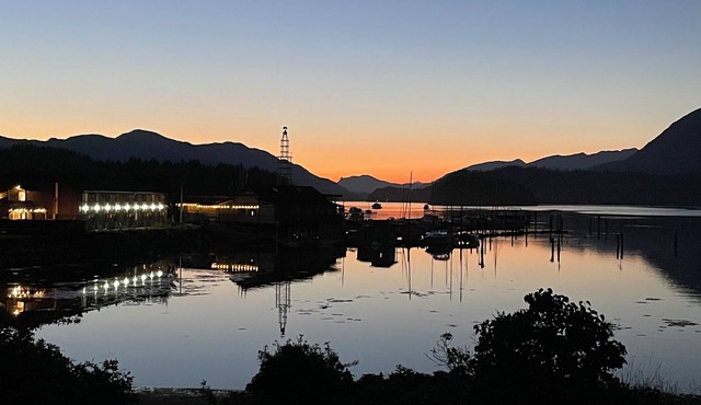 Endless views at Inlet Retreat! Relax in a centrally located beautiful studio!