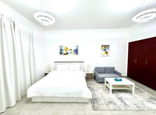 England Cluster International City - Bright,Spacious and Well Furnished Studio