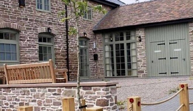 England's Gate and Coachhouse