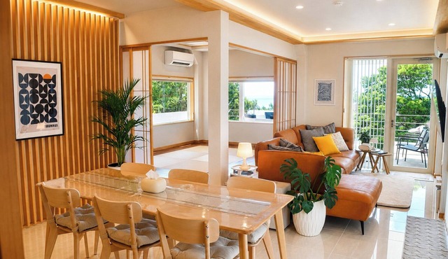 Enjoy a comfortable resort vacation in a villa with Jacuzzi and sauna and sea view!