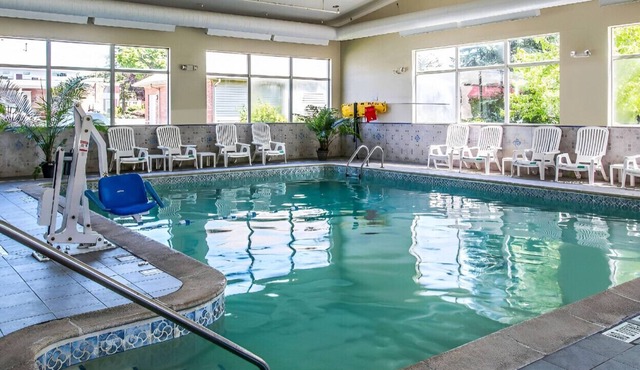 Enjoy a Comfortable Stay! W/ an indoor Pool