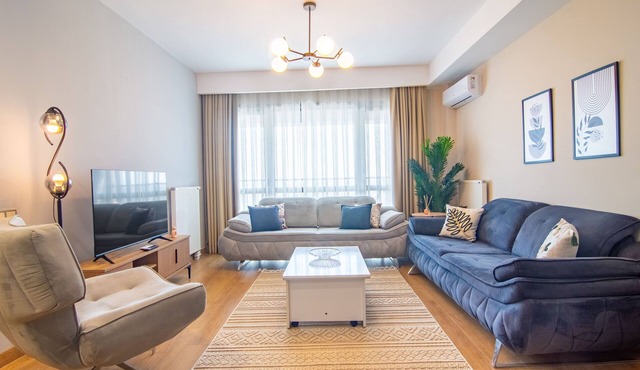 Enjoy a stylish and fully equipped 2-bedroom apartment in the heart of 5. Levent