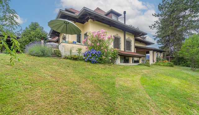 Enjoy an unforgettable vacation in this inviting vacation home!