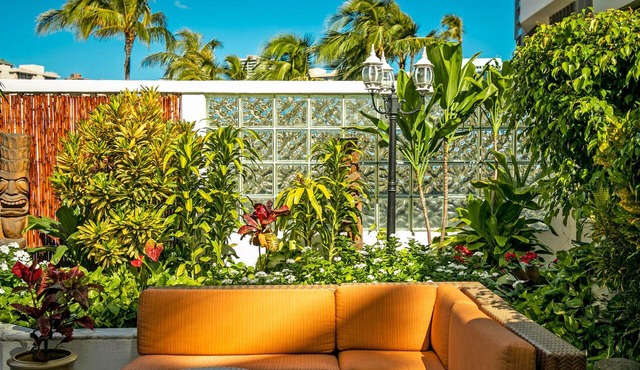 Enjoy Complimentary Breakfast | 3 Relaxing Rooms | Outdoor Pool