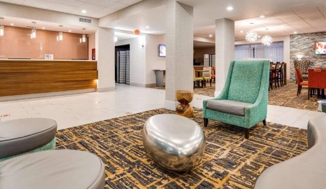 Enjoy Complimentary Breakfast & Comfortable Beds in Our Welcoming Fishers Stay