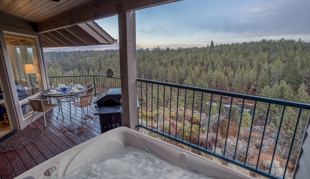 Enjoy Deschutes River Views from Beautiful 3-Bedroom Mt. Bachelor Village Condo