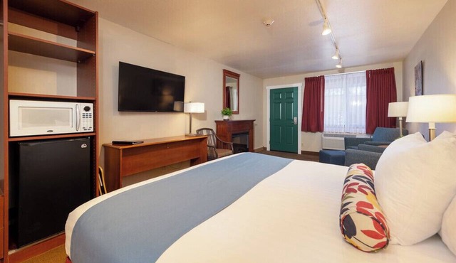 Enjoy easy walking access to all Leavenworth has to offer after a relaxing night in our King room with a cozy fireplace.