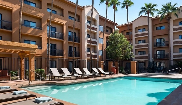Enjoy in Phoenix, Pets are Allowed, Free Parking, with Pool, Near Colter Park!