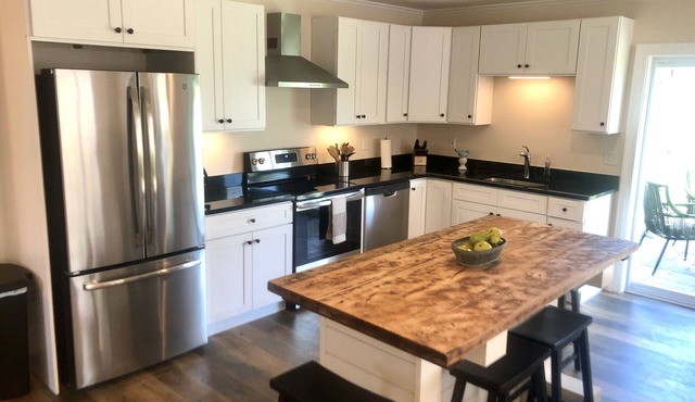 Enjoy Newport & Our Beaches In A Modern, Open Concept Home - Fits 12 Comfortably