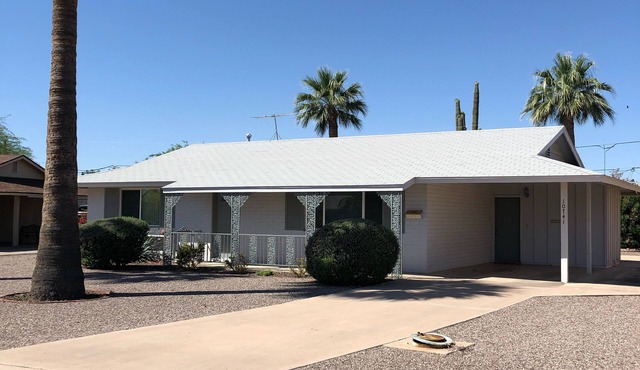 Enjoy the abundant AZ sunshine and sleep like royalty at night!