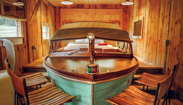 Enjoy this authentic and cozy VT Barn with Brand New Hot Tub