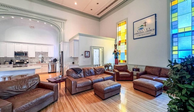 Enjoy this Unique Two Vacation Rentals Ideal for Groups in New Hampshire