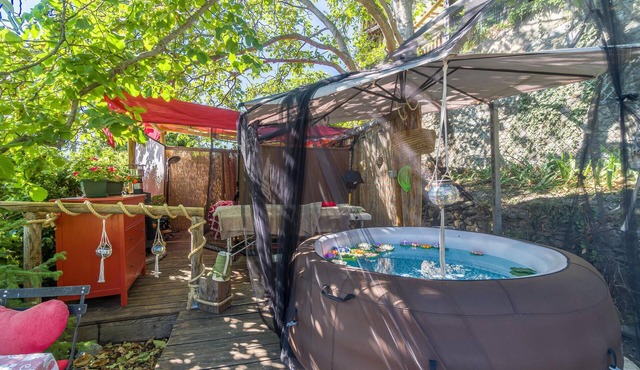 Enjoy this wellness oasis with a magnificent panoramic view of the mountains.