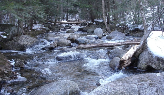 Enjoy Winter Season in this Vacation Chalet Near Vail Epic Mt Sunapee Ski Resort