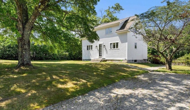 Enjoy your own home in Hampton Falls!