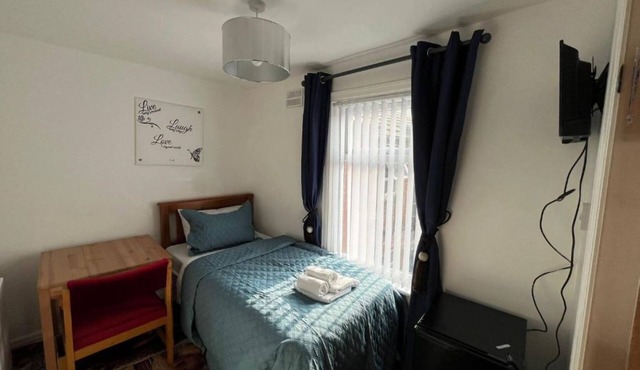 Ensuite Single Room