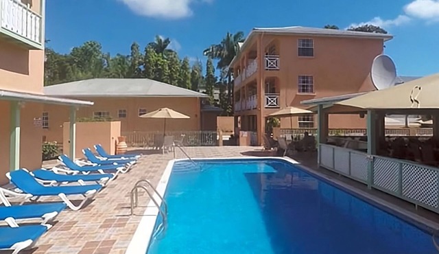 Ensuring a Very Comfortable & Memorable Stay! Outdoor Pool, Beach Nearby!