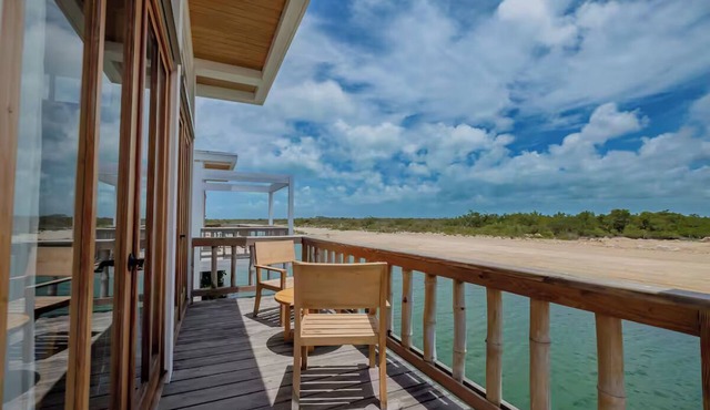 Ensuring a Very Comfortable & Memorable Stay! Beachfront Property, Outdoor Pool!