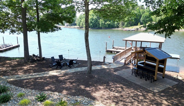 Entertainers Dream! Private Pool, Spa, Pool Table, Shuffleboard, Arcade, Firepit, Tiki Bar!