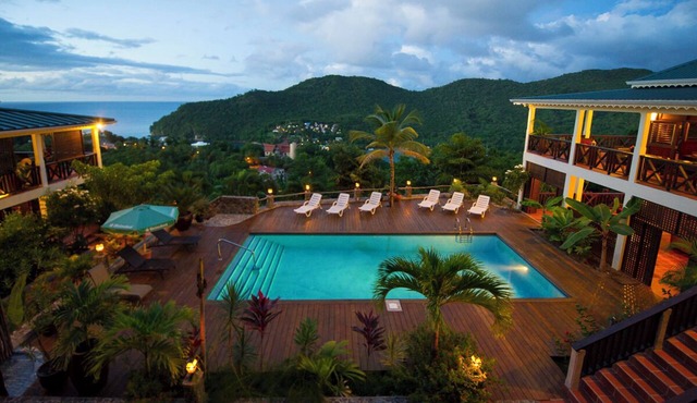 Entire Complex with Spectacular Views sleeping 16 people