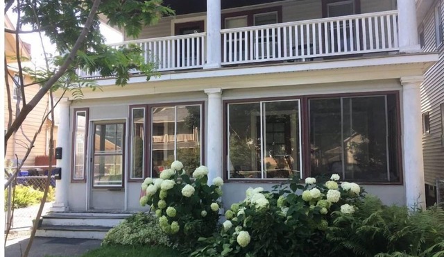 Entire Cozy Apartment in Ohio City. Near Downtown.