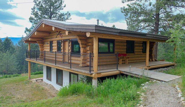 Entire custom crafted log Chalet near Fernie, B.C., sleeps 8