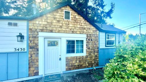Entire Farmhouse - Great for Longer Stays