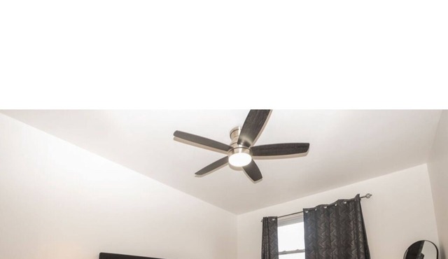 Entire Home Calm 2-bedroom private rooms located in a house in Brooklyn