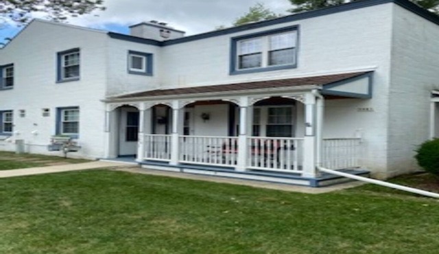 Entire home in Historic Area. Quiet but only 12 min from Airport or Downtown MKE