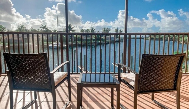 Entire Home - Relaxing Ocean View Condo
