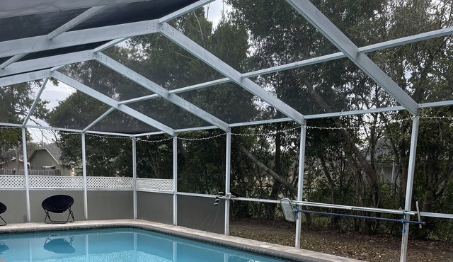 Entire home with pool near by Weeki Wachee Water Park