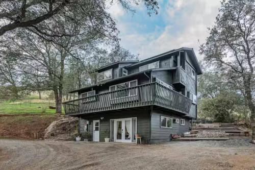 Entire Sequoia Cabin Compound l Walkable to the Park
