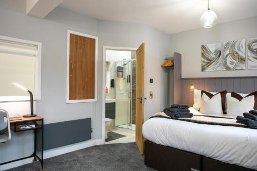 Entire Spacious Duplex Flat