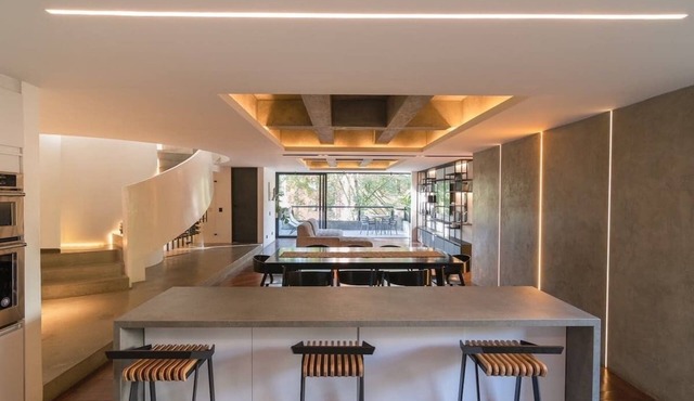 |EP| Elegant PH w/Rooftop, BBQ,AC & Office