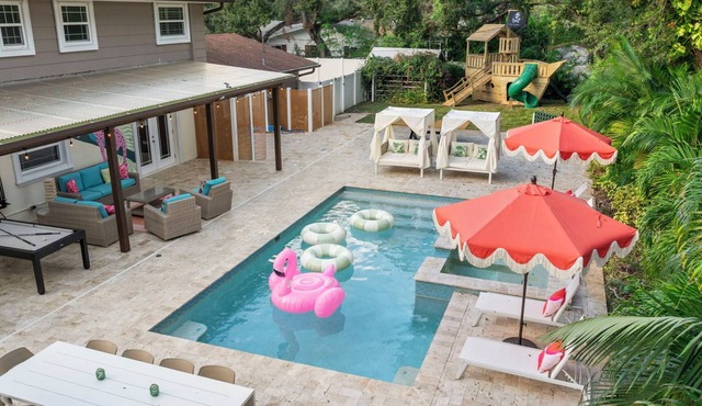 Epic 5BR w/Mini Golf + Heated Pool + Game Room