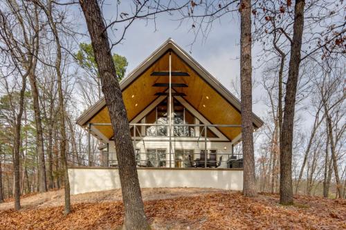 Epic Lake Views! 'The Ridge' Eureka Springs Home
