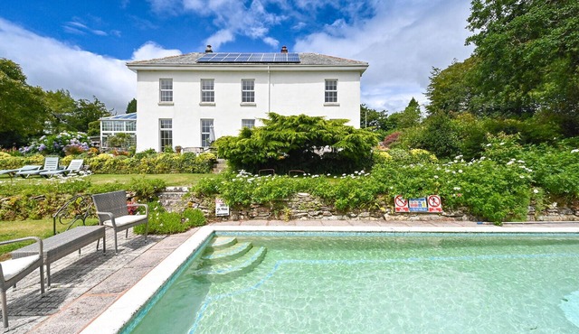 Epphaven Apartment With Outdoor Pool And Gardens In Historic Mansion House