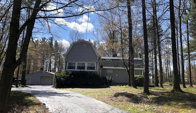 Equipped Cottage Ideal for Groups in Milo, New York