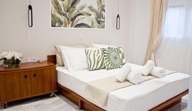 Ermis Mini Suite # 01