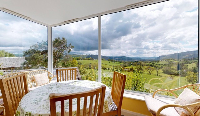 Eryl - Three Bedroom Cottage, Sleeps 5