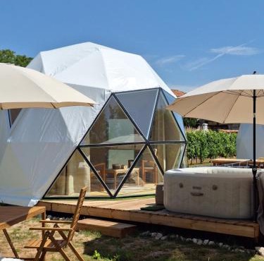 ESCAPADE INSOLITE - Dômes, Tipis, Aire de Camping-cars & Vans