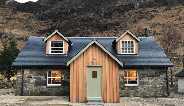 Escape & enjoy the stars in the wilderness of the Scottish hills by a sea loch