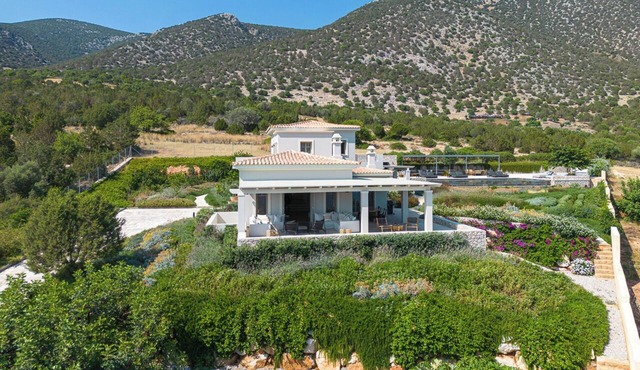 Escape here,where comfort,nature&view come to create an unforgettable experience