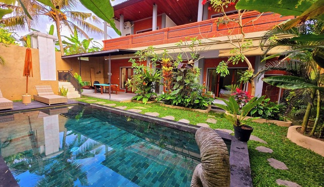 Escape to paradise in this very large enclosed 3 bedroom Villa with Private Pool