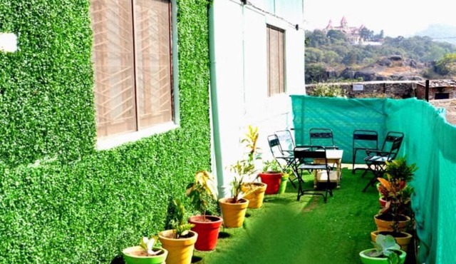 Escape to Tranquility: Family friendly Villa in the heart of the Hills!