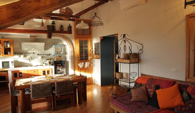 ESPERIA, splendid sea view and immersed in the typical greenery of the Trieste Karst