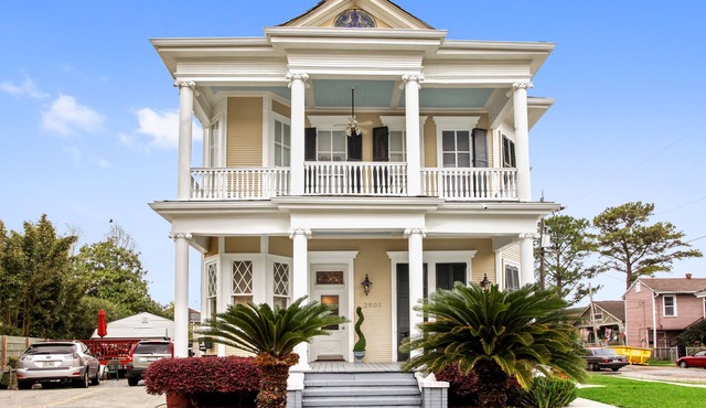 Esplanade Elegance Estate w/ Master Suite/ Shower Spa 40% Monthly Rate
